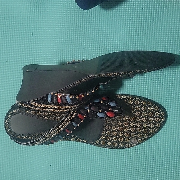 Women sandals size 9.5 - Picture 3 of 4